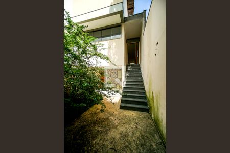 Casa à venda com 300m², 4 quartos e 4 vagas Casa à venda com 300m², 4 quartos e 4 vagasQuintal