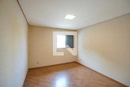 Casa à venda com 300m², 4 quartos e 4 vagas Casa à venda com 300m², 4 quartos e 4 vagasSuíte