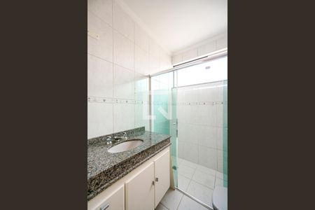 Casa à venda com 300m², 4 quartos e 4 vagas Casa à venda com 300m², 4 quartos e 4 vagasBanheiro social