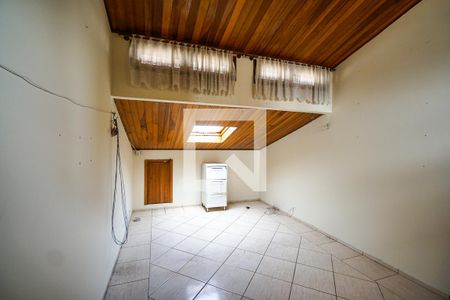 Casa à venda com 300m², 4 quartos e 4 vagas Casa à venda com 300m², 4 quartos e 4 vagasSótão