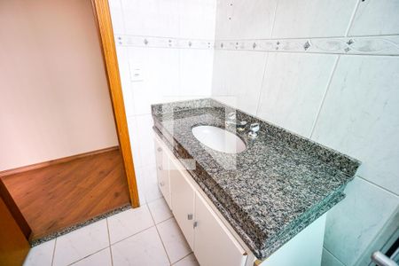 Casa à venda com 300m², 4 quartos e 4 vagas Casa à venda com 300m², 4 quartos e 4 vagasBanheiro social