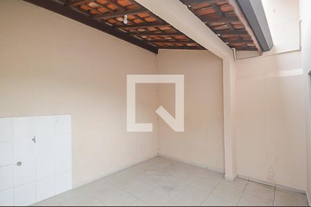 Casa para alugar com 115m², 2 quartos e 1 vaga Casa para alugar com 115m², 2 quartos e 1 vagaÁrea de Serviço