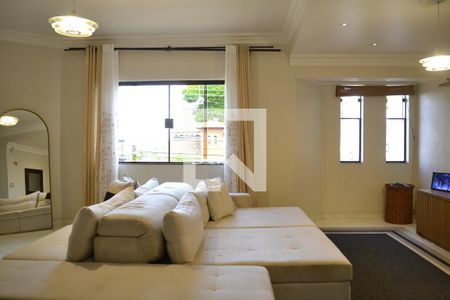 Sala de casa para alugar com 5 quartos, 292m² em Parque das Nações, Santo André