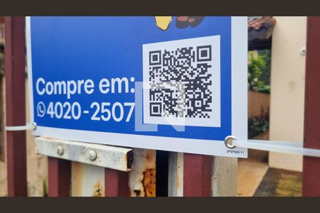 Casa à venda com 95m², 3 quartos e 2 vagas Casa à venda com 95m², 3 quartos e 2 vagasFachada