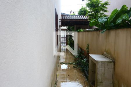 Casa à venda com 95m², 3 quartos e 2 vagas Casa à venda com 95m², 3 quartos e 2 vagascorredor