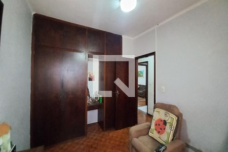 Casa à venda com 241m², 3 quartos e 4 vagas Casa à venda com 241m², 3 quartos e 4 vagasQuarto 2