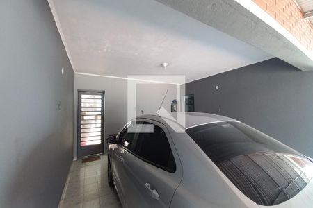 Casa à venda com 241m², 3 quartos e 4 vagas Casa à venda com 241m², 3 quartos e 4 vagasGaragem