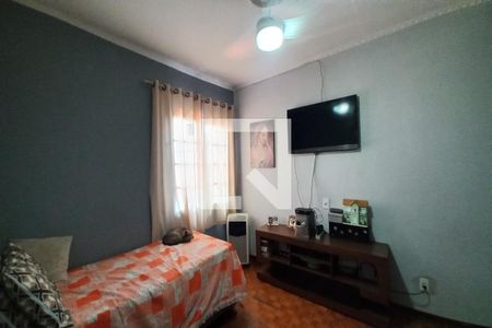 Casa à venda com 241m², 3 quartos e 4 vagas Casa à venda com 241m², 3 quartos e 4 vagasQuarto 2