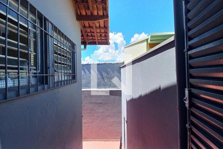 Casa à venda com 241m², 3 quartos e 4 vagas Casa à venda com 241m², 3 quartos e 4 vagasVista do Quarto 2