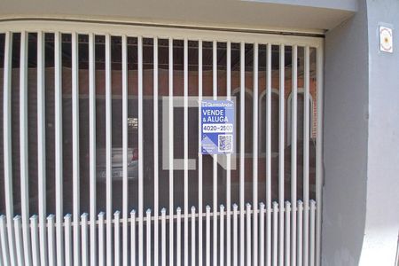 Casa à venda com 241m², 3 quartos e 4 vagas Casa à venda com 241m², 3 quartos e 4 vagasPlaca Instalada