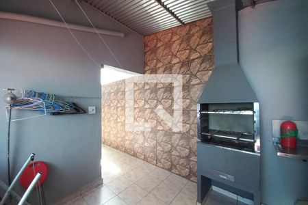 Casa à venda com 241m², 3 quartos e 4 vagas Casa à venda com 241m², 3 quartos e 4 vagasÁrea comum - Churrasqueira