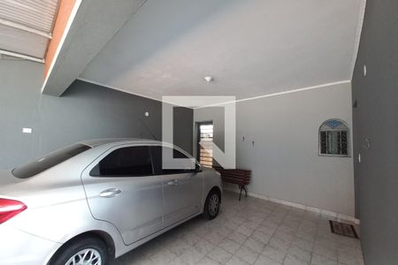 Casa à venda com 241m², 3 quartos e 4 vagas Casa à venda com 241m², 3 quartos e 4 vagasGaragem