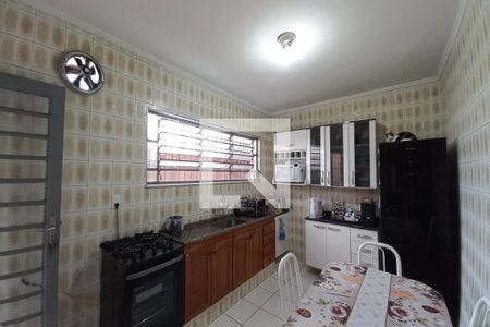 Casa à venda com 241m², 3 quartos e 4 vagas Casa à venda com 241m², 3 quartos e 4 vagasCozinha