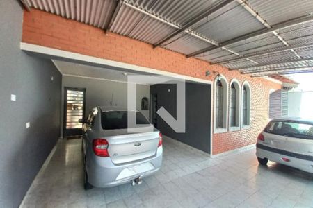 Casa à venda com 241m², 3 quartos e 4 vagas Casa à venda com 241m², 3 quartos e 4 vagasFachada do Prédio