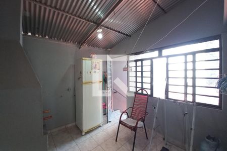 Casa à venda com 241m², 3 quartos e 4 vagas Casa à venda com 241m², 3 quartos e 4 vagasÁrea comum - Churrasqueira
