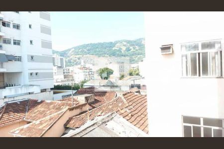 Apartamento à venda com 77m², 2 quartos e sem vaga