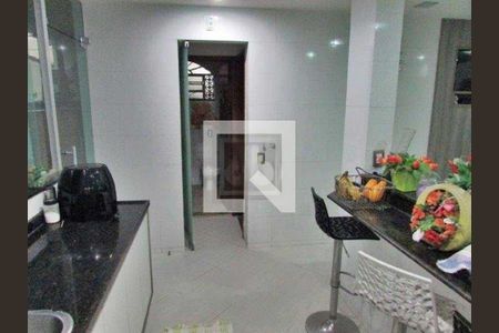 Casa à venda com 365m², 3 quartos e 4 vagas