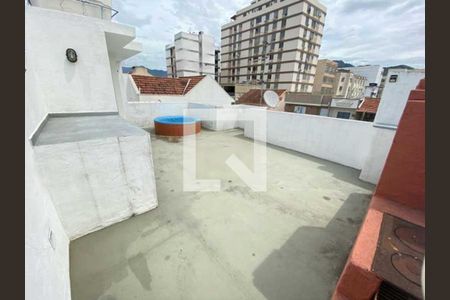 Casa à venda com 273m², 6 quartos e 2 vagas