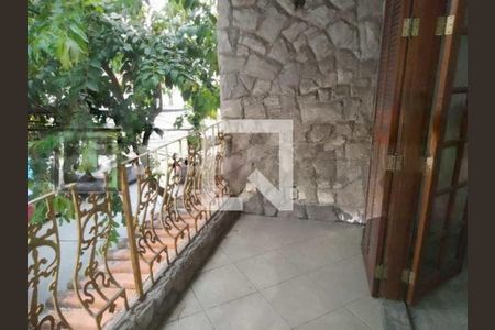 Casa à venda com 341m², 4 quartos e sem vaga