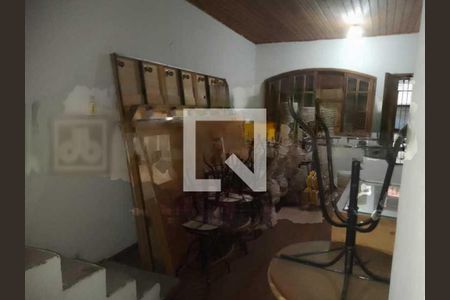 Casa à venda com 341m², 4 quartos e sem vaga