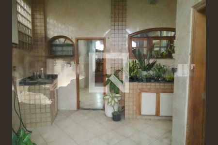 Casa à venda com 341m², 4 quartos e sem vaga