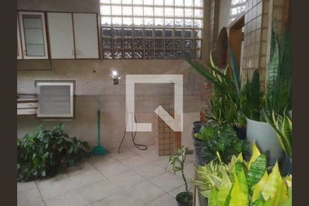 Casa à venda com 341m², 4 quartos e sem vaga