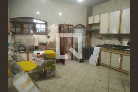 Casa à venda com 341m², 4 quartos e sem vaga
