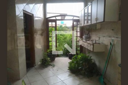 Casa à venda com 341m², 4 quartos e sem vaga