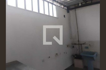 Casa à venda com 102m², 4 quartos e sem vaga