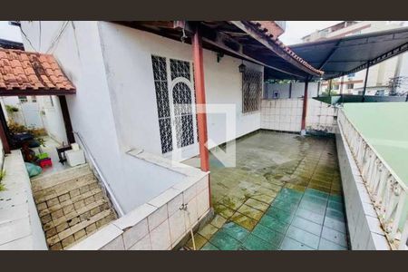 Casa à venda com 228m², 4 quartos e 1 vaga