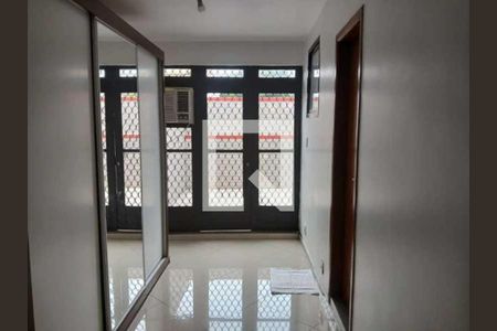 Casa à venda com 319m², 4 quartos e 2 vagas