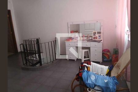 Casa à venda com 319m², 4 quartos e 2 vagas