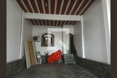 Casa à venda com 319m², 4 quartos e 2 vagas