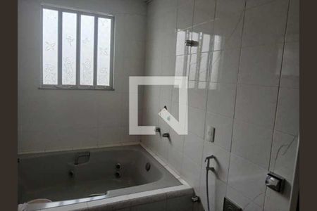 Casa à venda com 319m², 4 quartos e 2 vagas