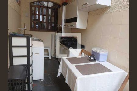 Casa à venda com 319m², 4 quartos e 2 vagas