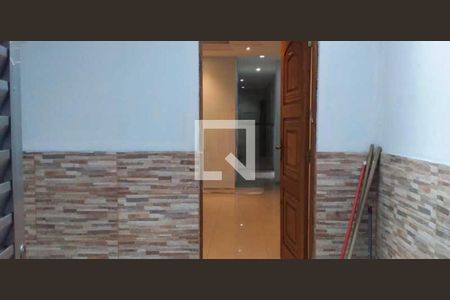 Casa à venda com 239m², 2 quartos e 1 vaga