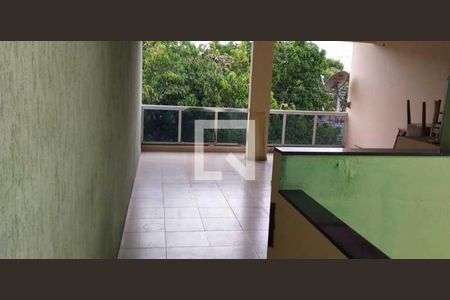 Casa à venda com 239m², 2 quartos e 1 vaga