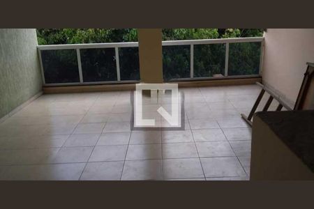 Casa à venda com 239m², 2 quartos e 1 vaga