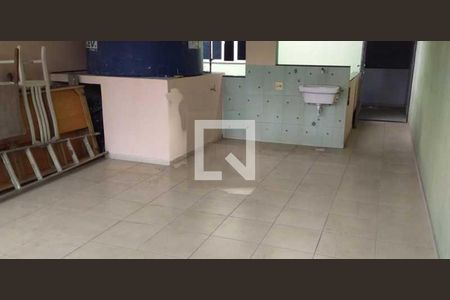 Casa à venda com 239m², 2 quartos e 1 vaga