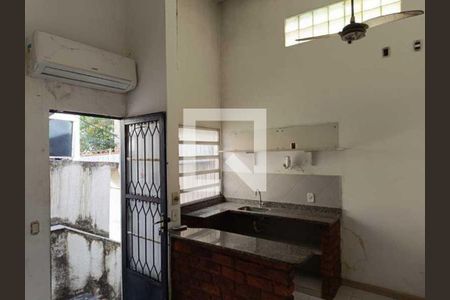 Casa à venda com 146m², 4 quartos e 2 vagas