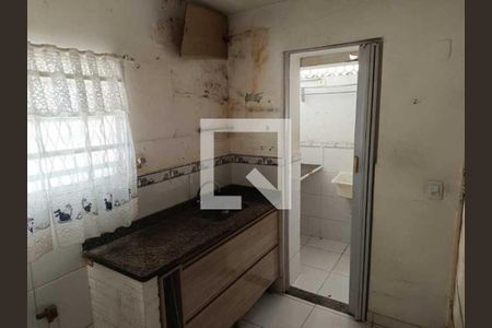 Casa à venda com 146m², 4 quartos e 2 vagas