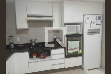 Casa à venda com 86m², 3 quartos e sem vaga