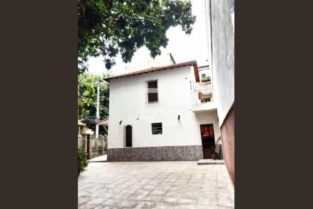 Casa à venda com 100m², 3 quartos e 4 vagas