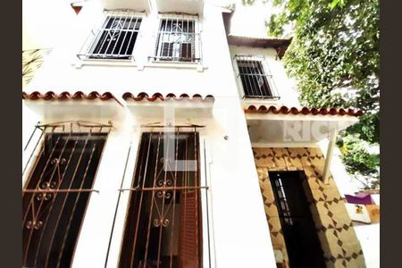Casa à venda com 100m², 3 quartos e 4 vagas
