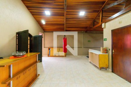 Casa à venda com 1000m², 4 quartos e 8 vagas Casa à venda com 1000m², 4 quartos e 8 vagasSalão