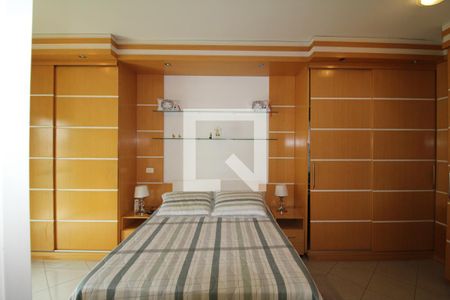 Casa à venda com 419m², 5 quartos e 6 vagasQuarto 2