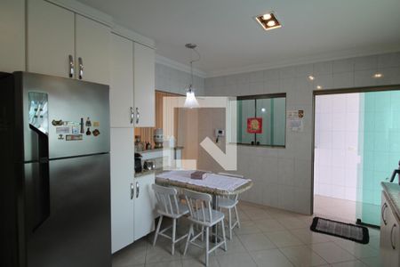 Casa à venda com 419m², 5 quartos e 6 vagasCozinha