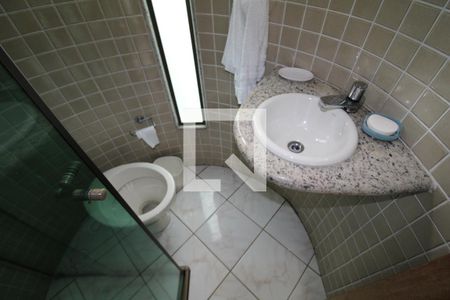 Casa à venda com 419m², 5 quartos e 6 vagasEdícula - Banheiro 1