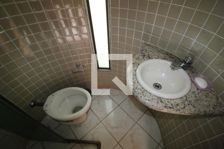 Casa à venda com 419m², 5 quartos e 6 vagasEdícula - Banheiro 2