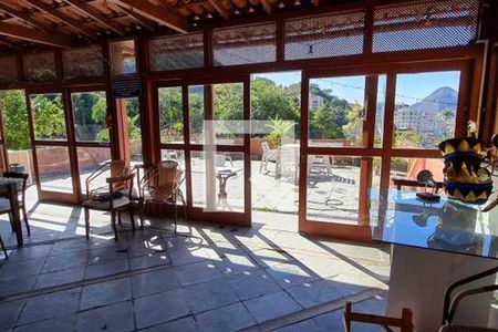 Casa à venda com 546m², 5 quartos e 2 vagas